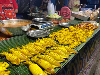 Street Food Market Maenam Pralan NEW