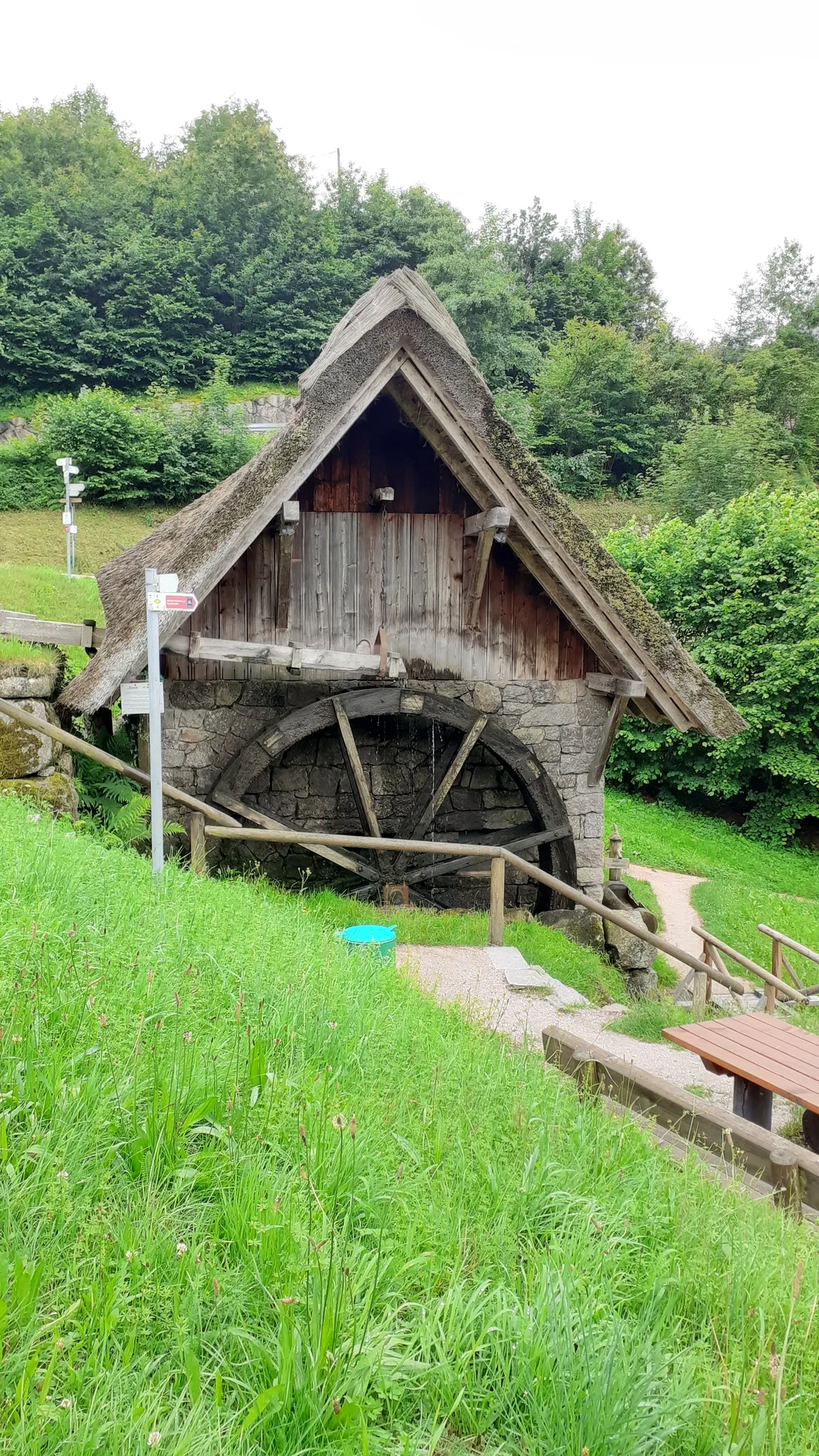 Schnapsbrunnen an der Straubenhöf-Mühle