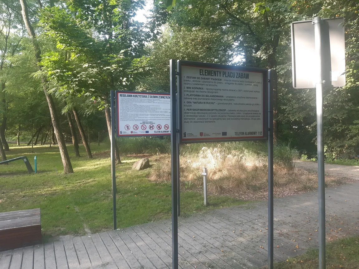 Plac zabaw nad rzeczką