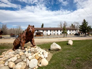 Beartooth Hideaway Inn & Cabins