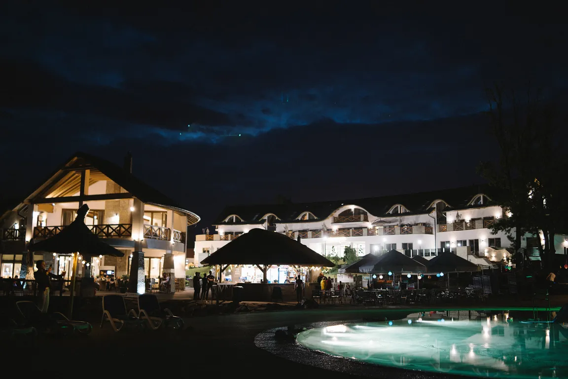 MOLO Resort