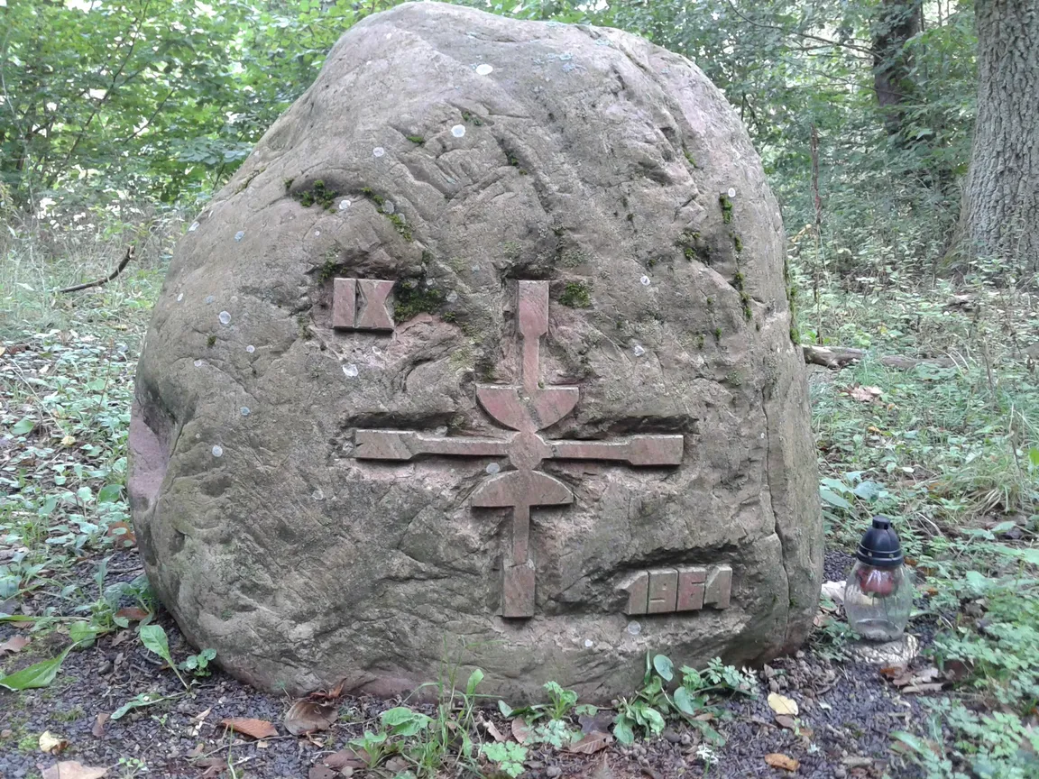 Obelisk - szlak papieski Słupią