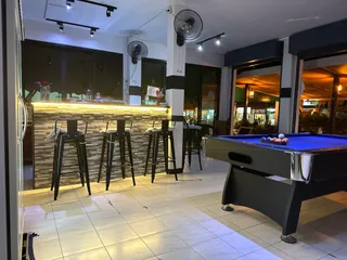 PIZZA-ICE CREAM &BAR