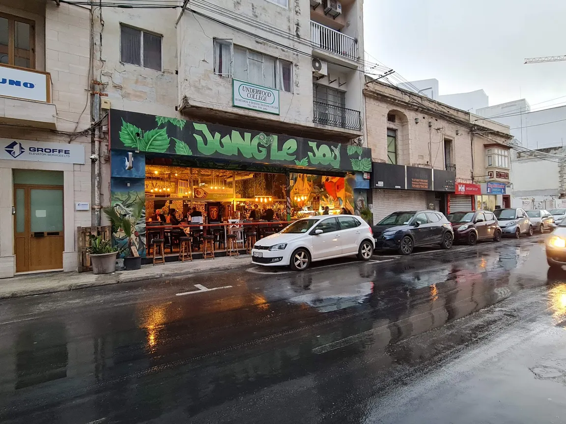 Jungle Joy Bar - Restaurant