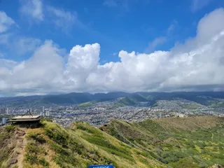 Diamond Head Crater Trailhead