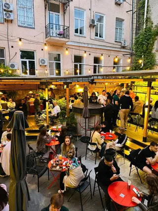 Lunca Gallery Bar