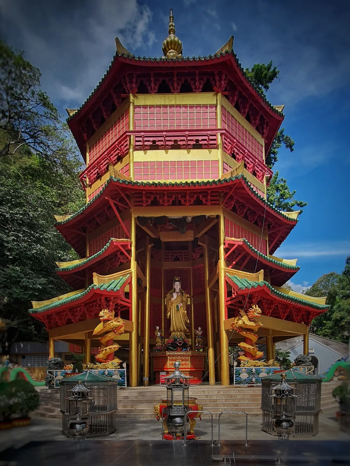 Wat Tham Suea