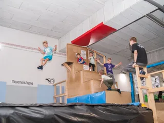 Movement Arena Gdańsk - zajęcia sportowe dla dzieci - PARKOUR | TRAMPOLINY | NINJA