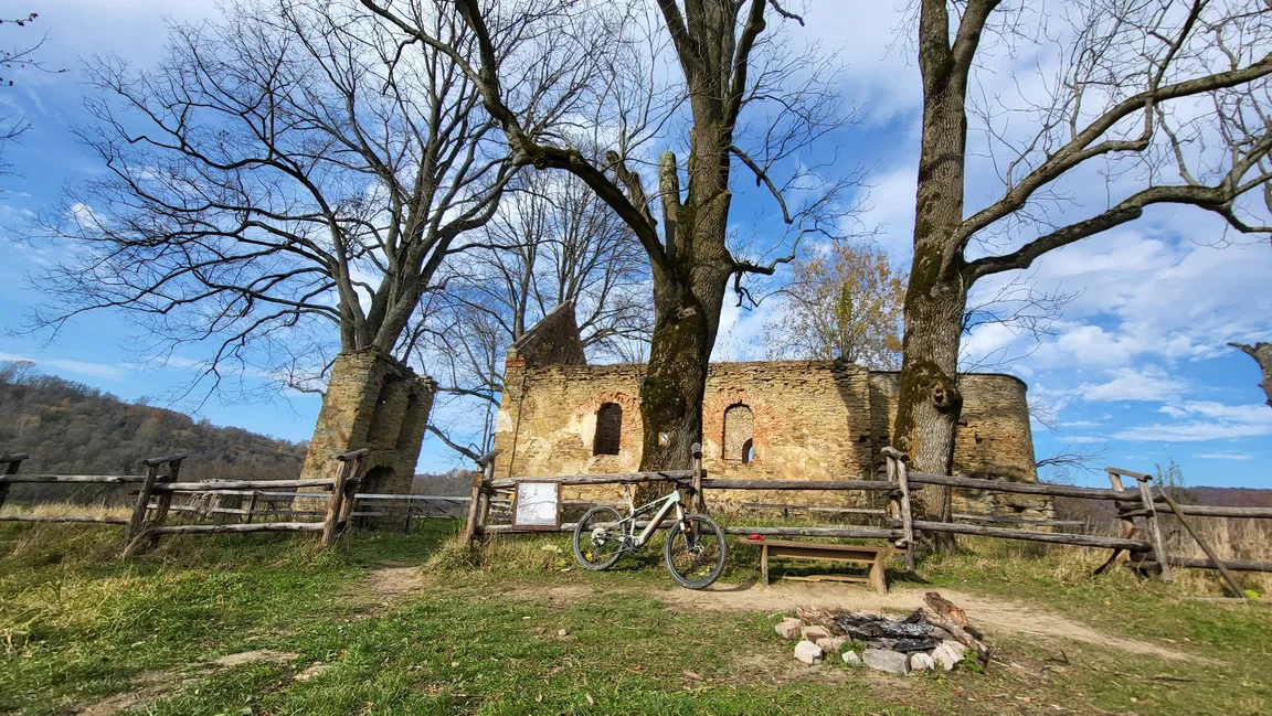 Bieszczady - Wypożyczalnia rowerów e-MTB, MTB i nosideł turystycznych