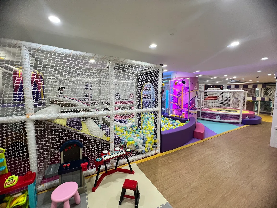 Sparkles & Sprinkles Kids' Cafe คาเฟ่เด็กสปาร์คเคิลส์แอนด์สปรินเคิลส์