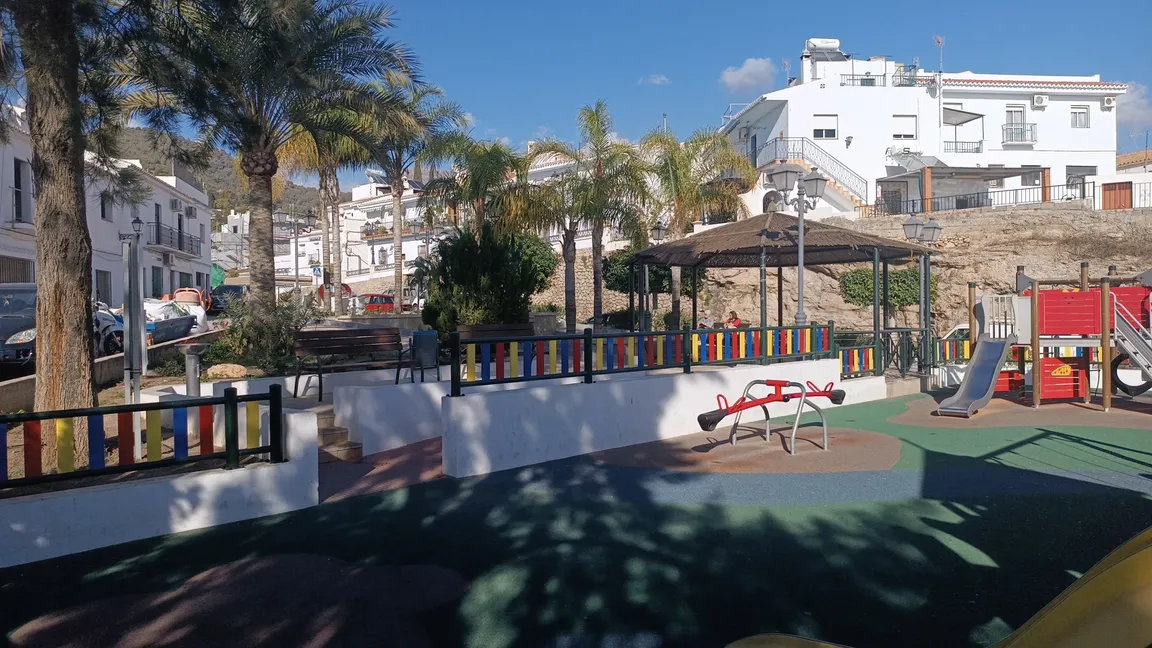 Zona de Juegos Infantiles/Children's Playground