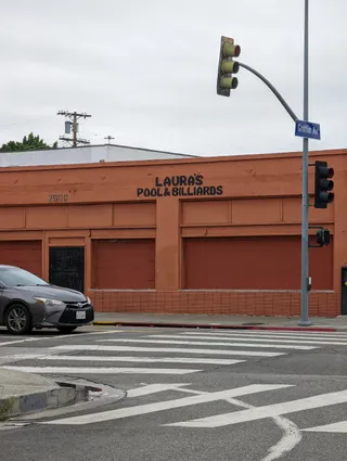 LAURAS POOL AND BAR