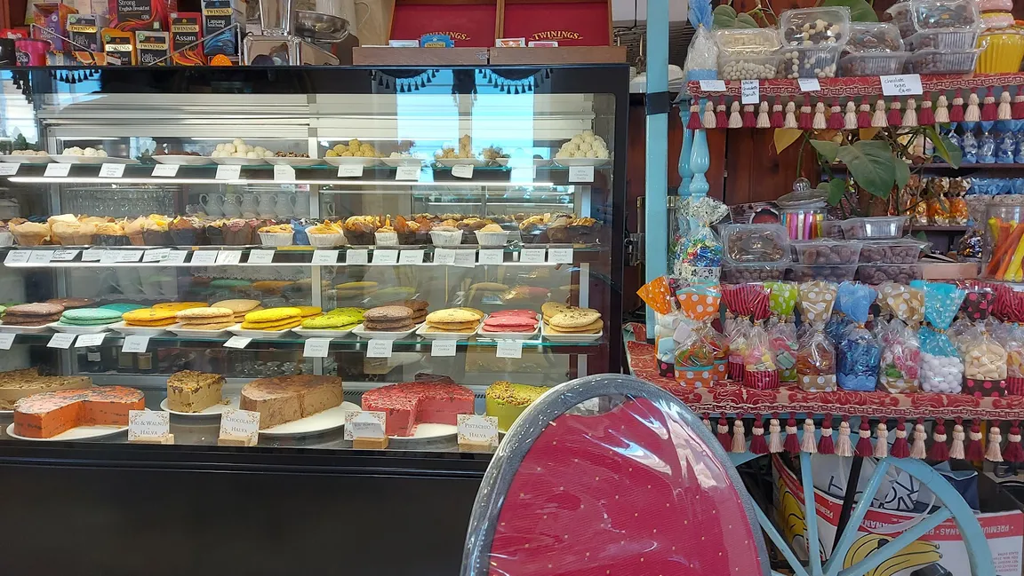 ANGELE Patisserie & Confiserie
