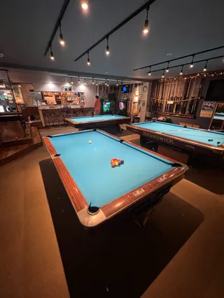 BILLIARDS & DARTS NOISY