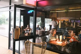 Dom's Bar & Lounge