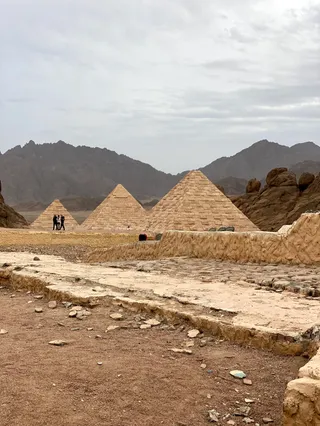 Artificial pyramid