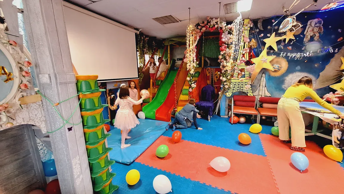 Children's party center Lily Rose Melody