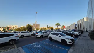 Metropolis Mall Parking