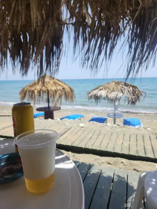 Tuffs beach bar