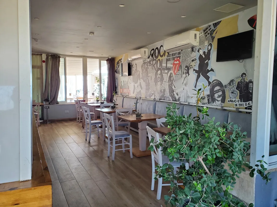 Legends Sports Bar & Lounge