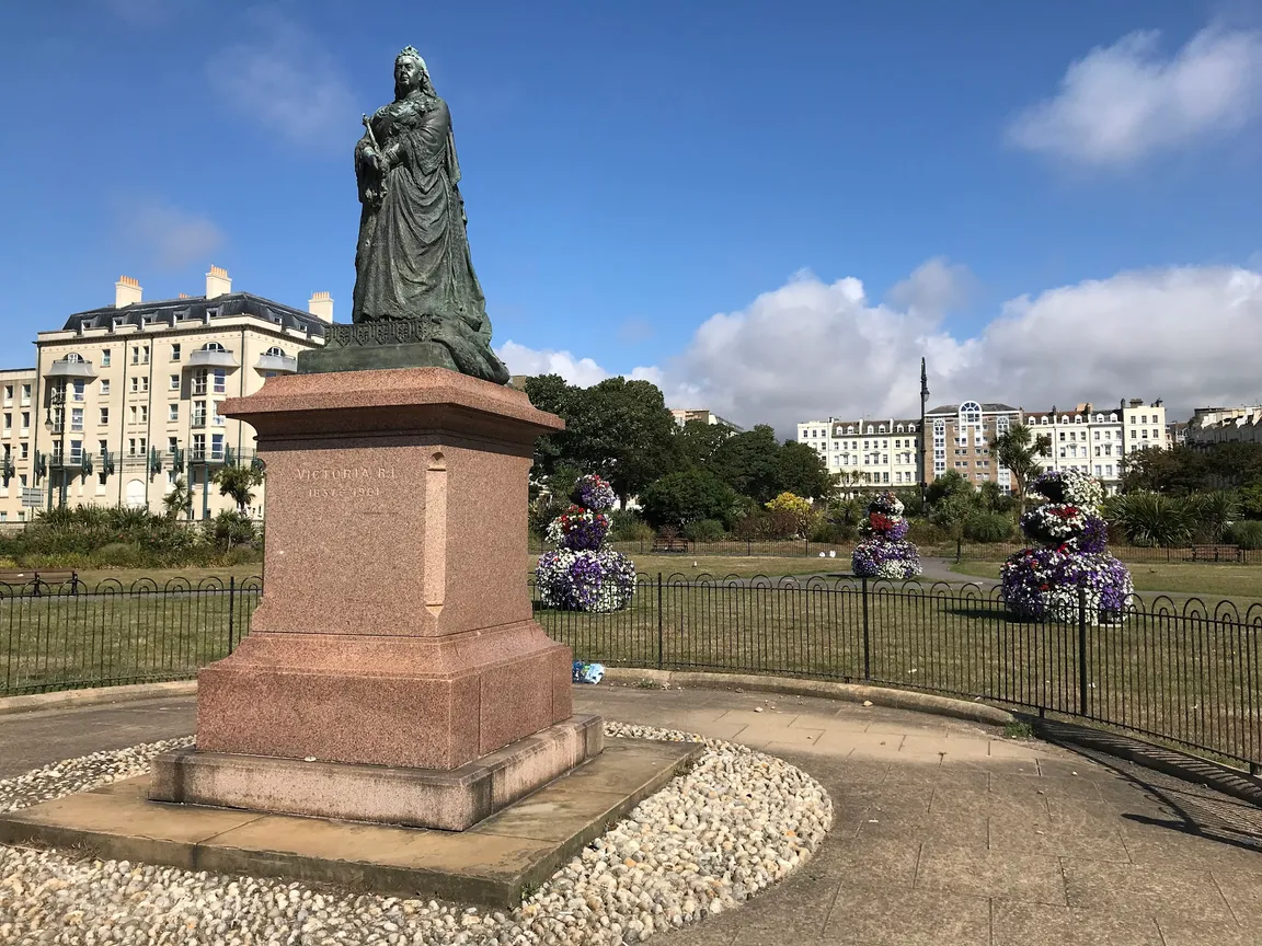 Queen Victoria Statue