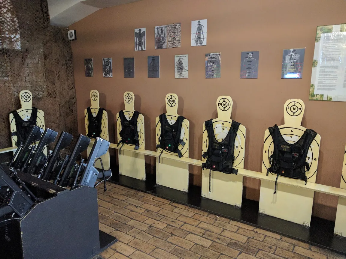 Kwatera Główna Centrum Laser Tag - Wystrzałowa Zabawa!