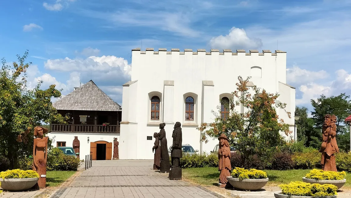 "Polskie Carcassonne" - średniowieczne miasto Szydłów