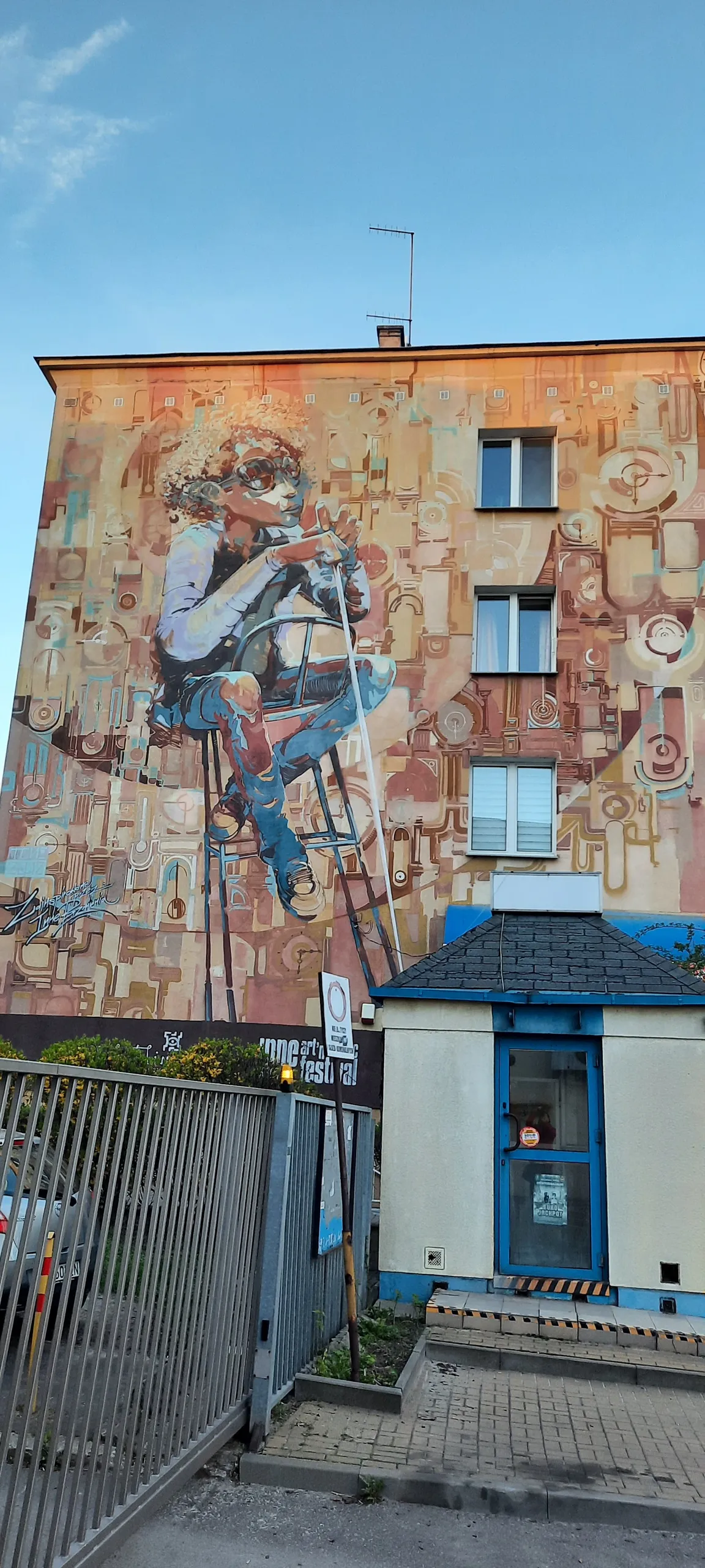 Mural "Na krześle"