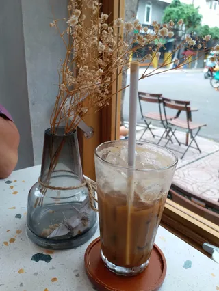 Le Blanc.Coffee & Space