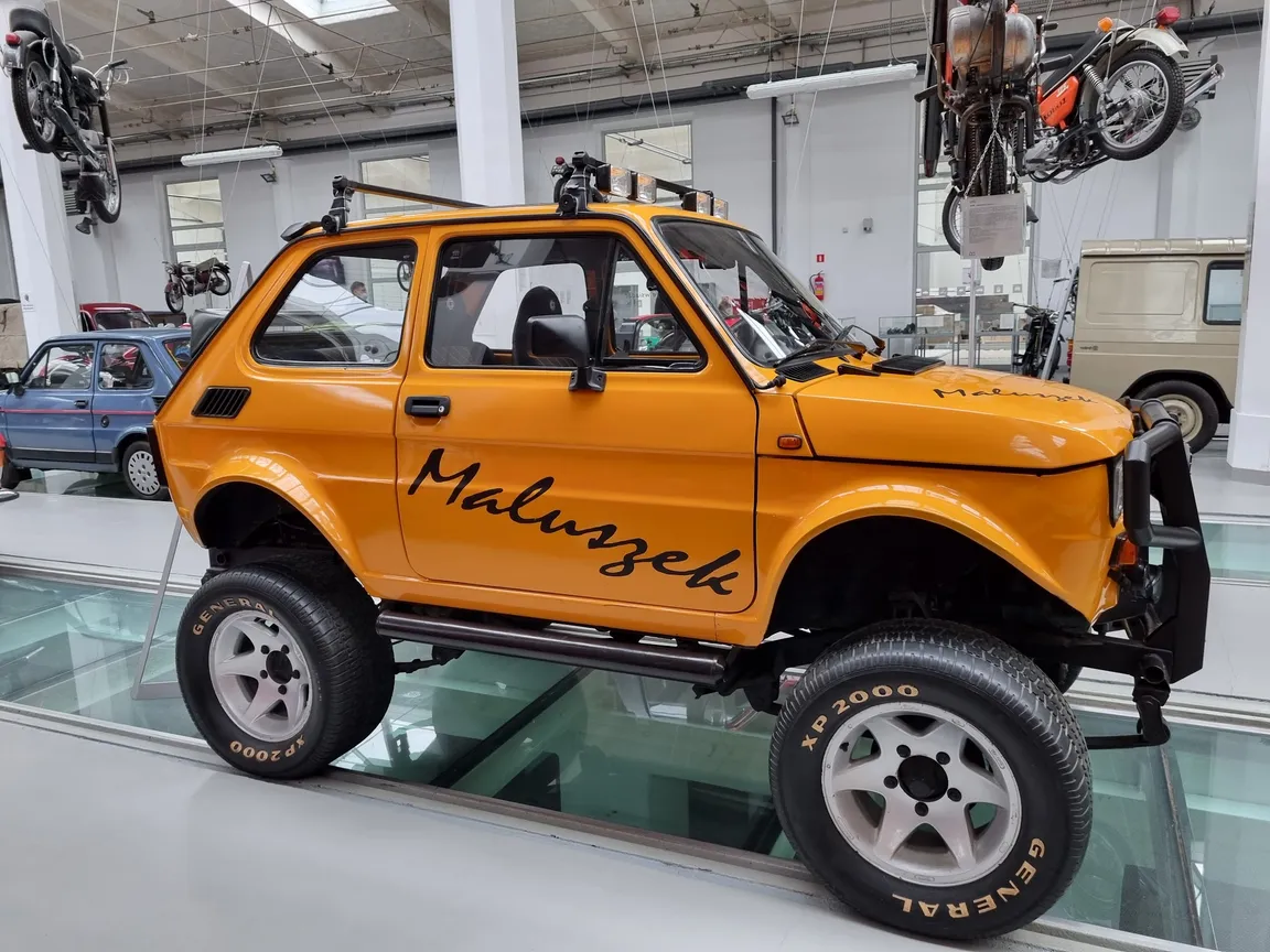 Muzeum Techniki i Komunikacji - Zajezdnia Sztuki w Szczecinie