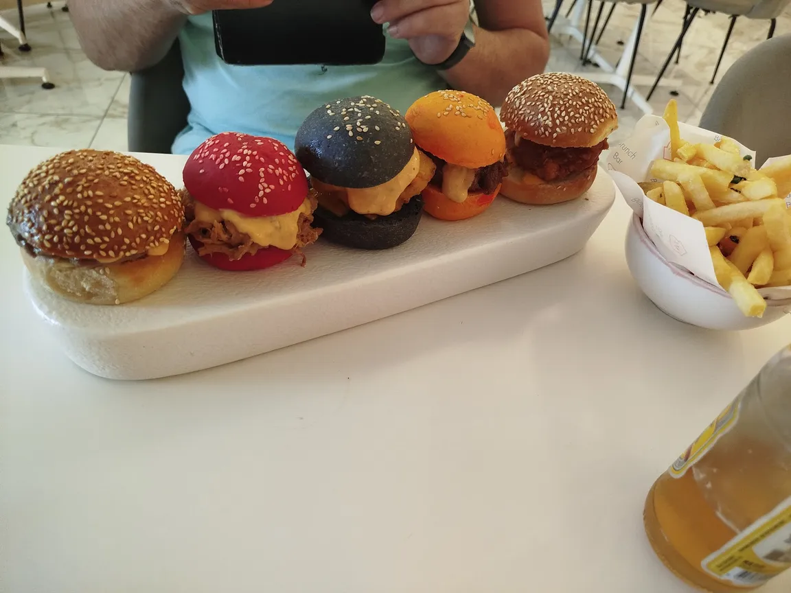 Mannarinu's Brunch Bar