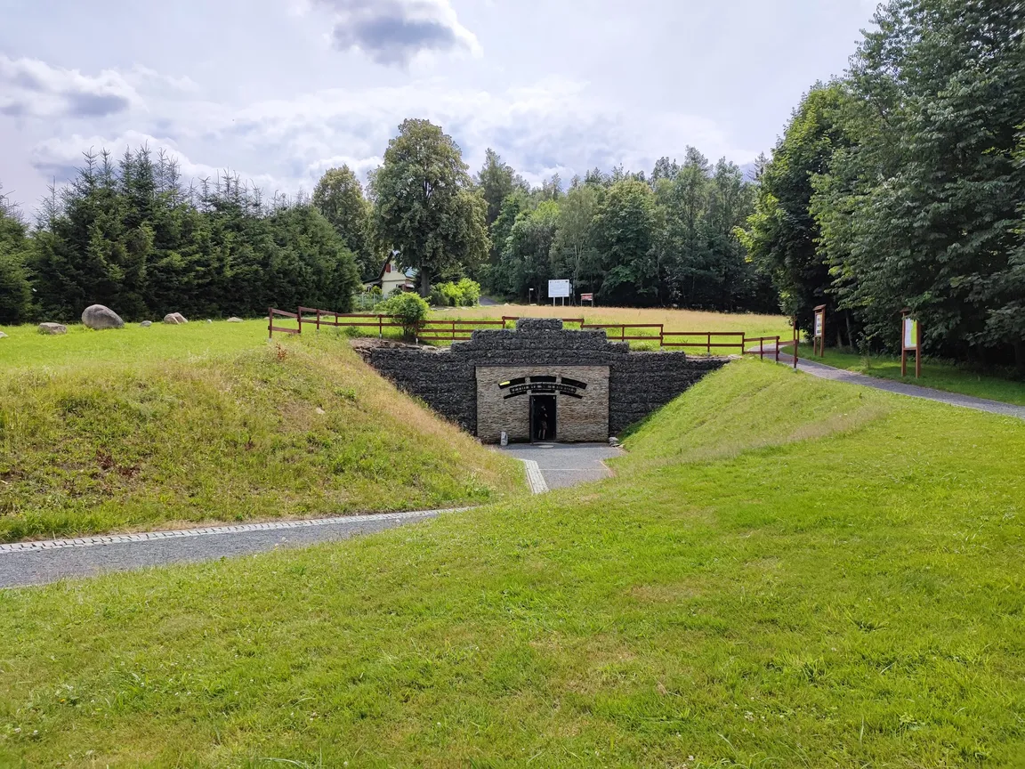 Podziemna trasa turystyczna "Kopalnia św. Jan" w Krobicy - Geopark
