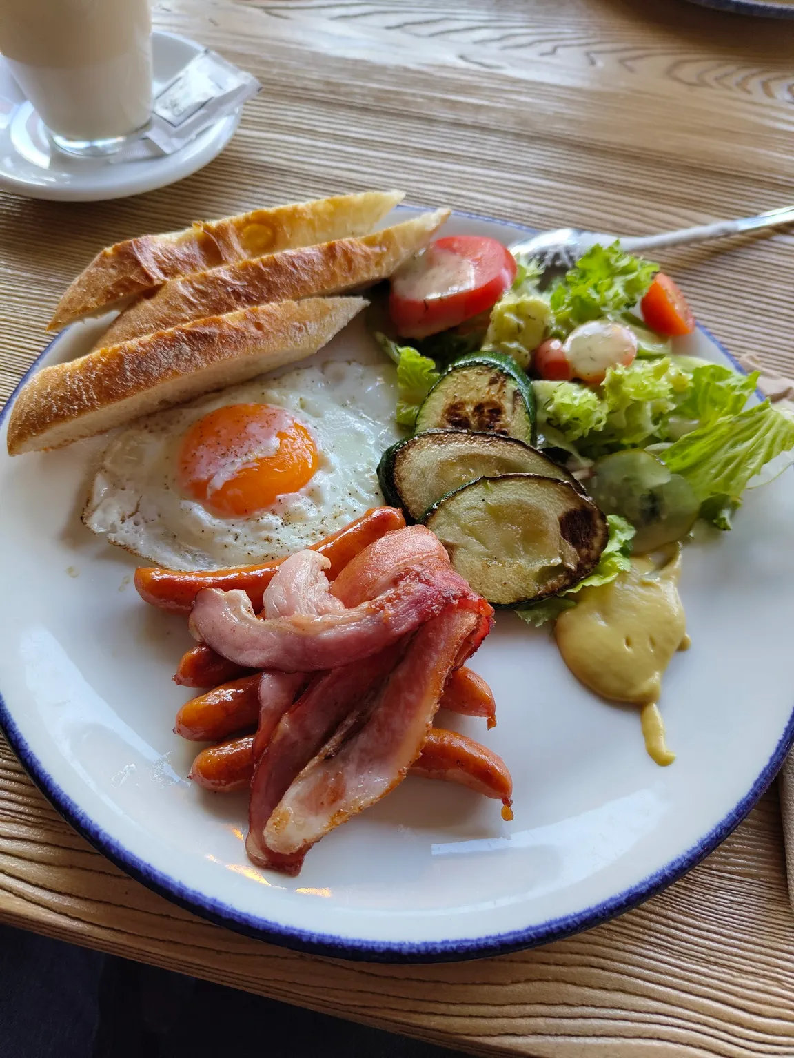 STRH Bistro Art Cafe