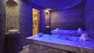 Four Seasons Hotel Bahrain Bay