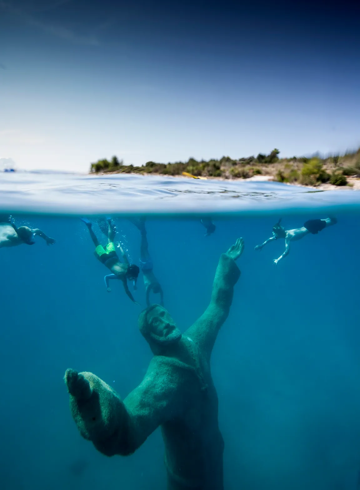 "Boat Tour from Trogir to Secret Underwater Museum: Private Beach & Resort