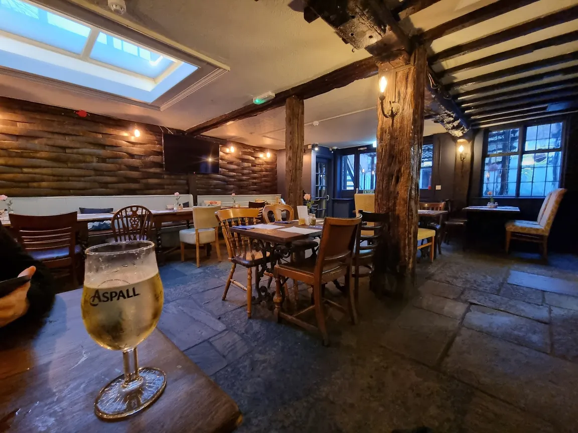 The Dolphin Pub & Kitchen