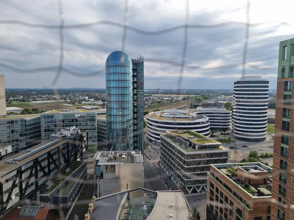 The VIEW Skylounge & Bar
