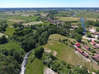 Pole namiotowe i Apartamenty Żelazny Most