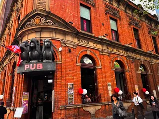 3 Wise Monkeys Pub