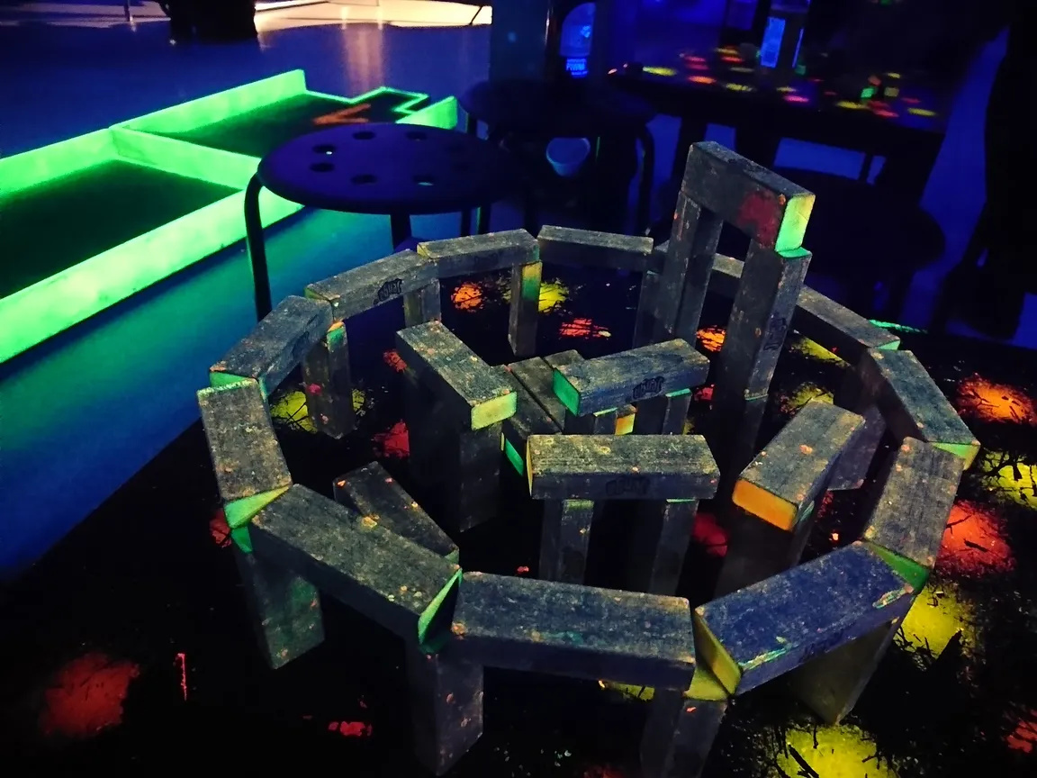 Cosmic Minigolf Pub