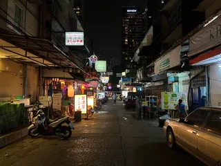 Kamurocho Snack Bar