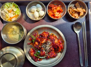 Halal Korean Restaurant (Home Cooked Meal Gim Soensaeng