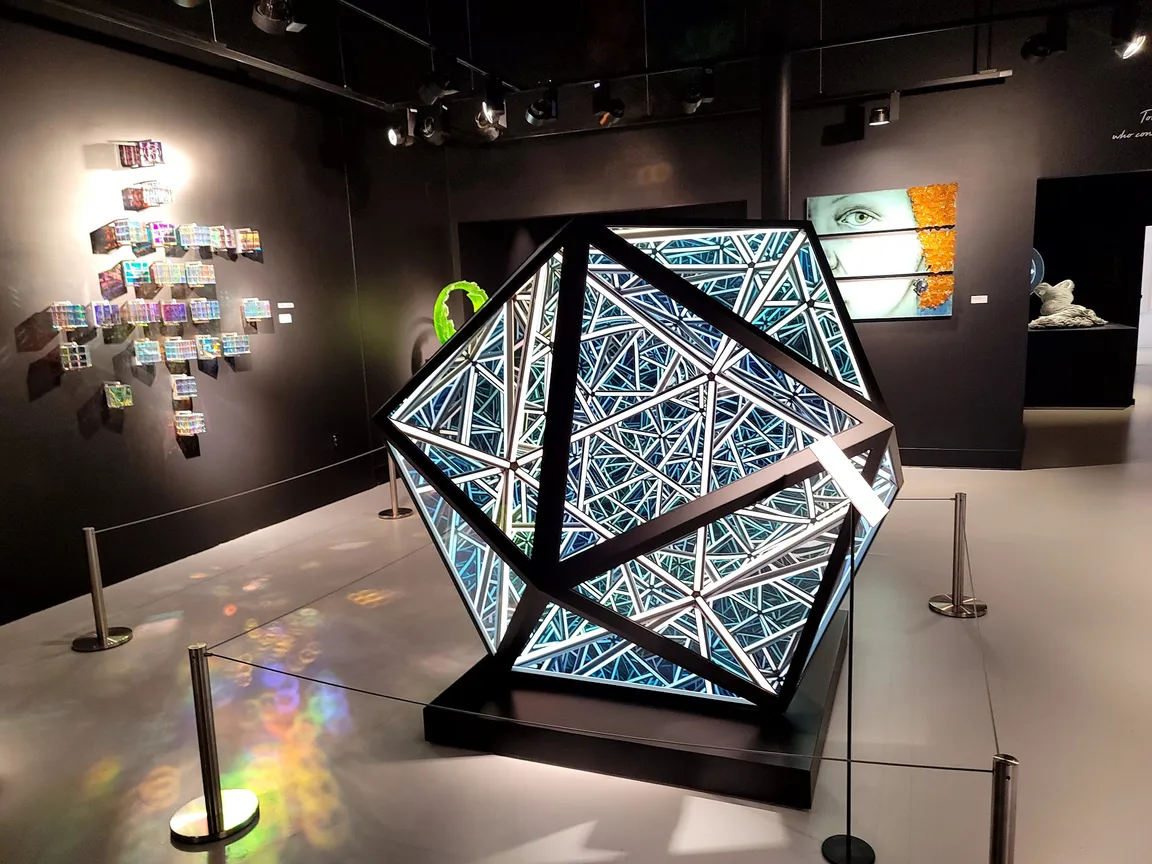 Imagine Museum: Contemporary glass art