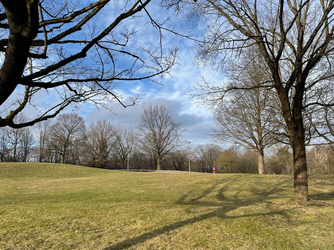 Müllberg München Ausblick auf HKW Nord