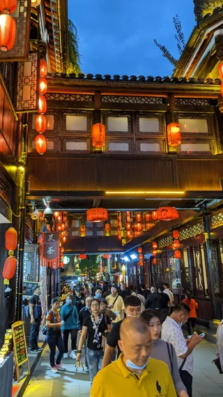 麻辣空间火锅食府彩虹桥店
