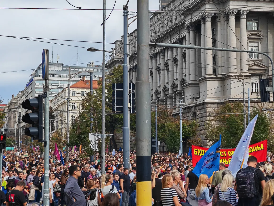 Плато испред зграде Владе