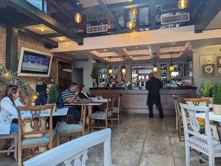 Loretta Café Bistro