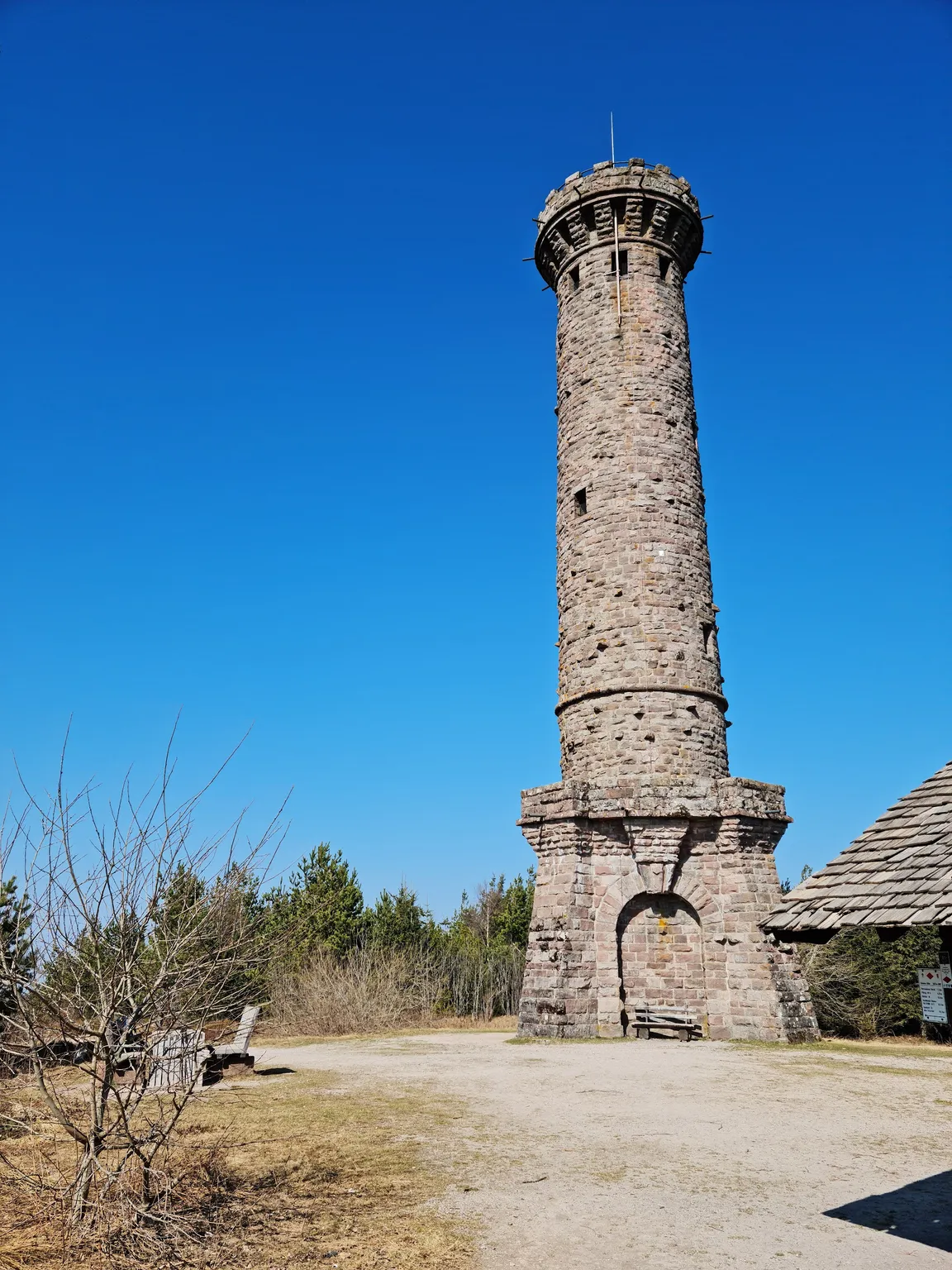 Badener Höhe mit Friedrichsturm