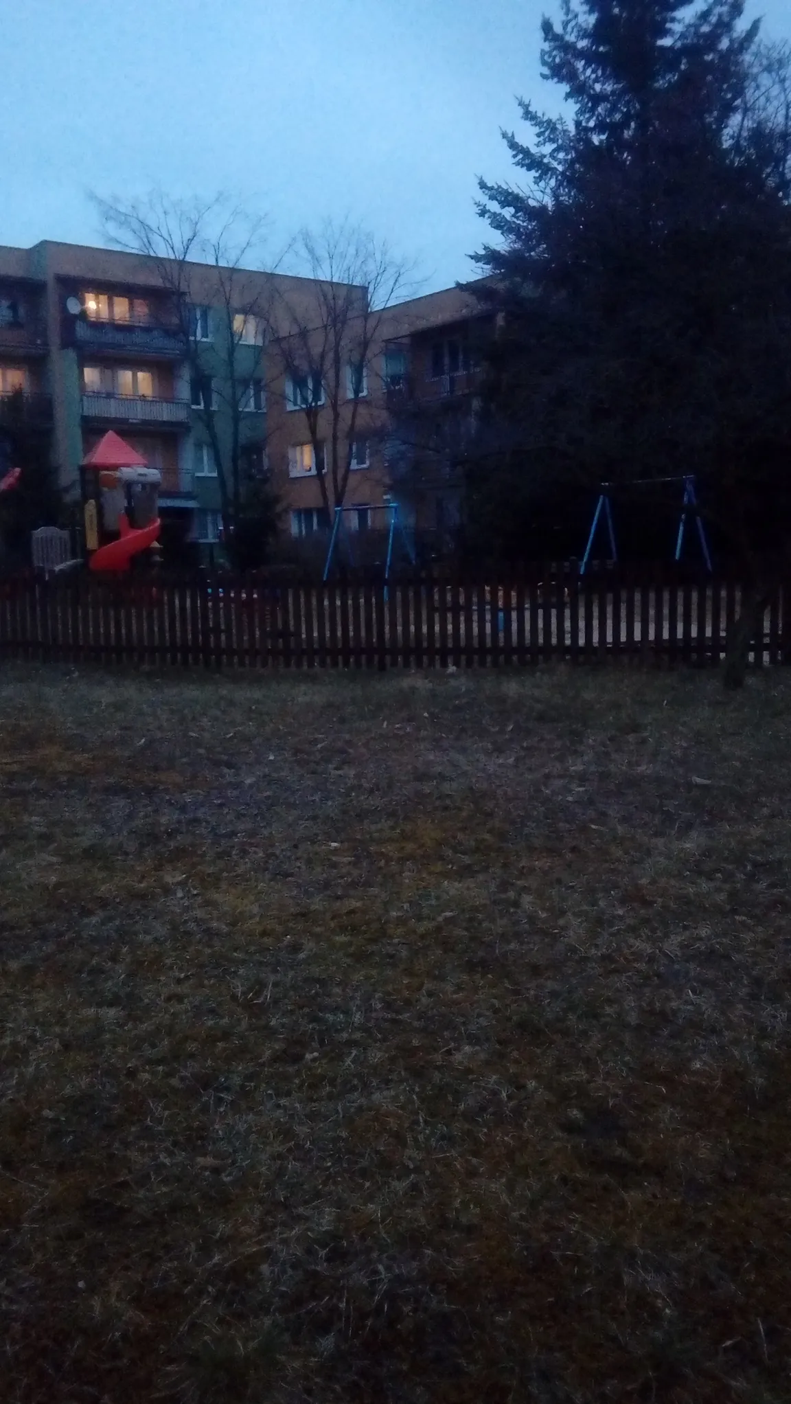 Plac zabaw przy gabinecie neurologicznym