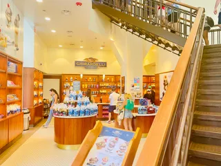 Ghirardelli Ice Cream & Chocolate Shop